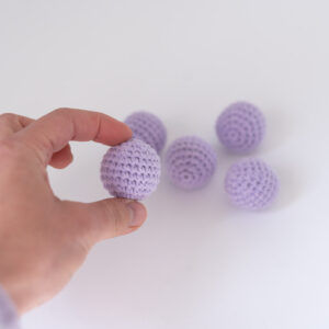 Zabawka dla kota piłka z kocimiętką i walerianą