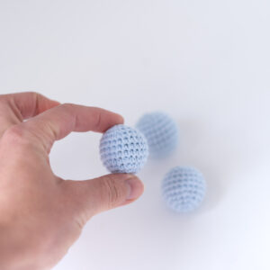 Zabawka dla kota piłka z kocimiętką i walerianą